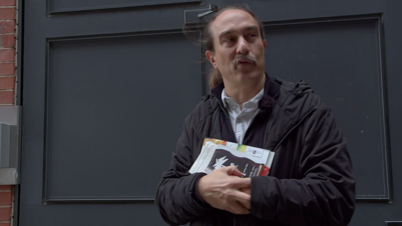 Interview clip about E-Werk's door policy and the tighter security logic of the late phase.